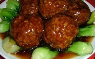 食叔红烧狮子头的做法 红烧狮子头的做法视频