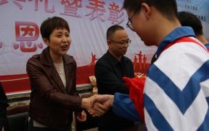 六盘水第一实验中学可以留长发吗 六盘水市第一实验中学